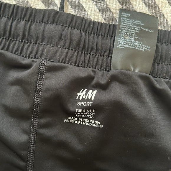 H&M Double-layered Running Shorts - Picture 6 of 7